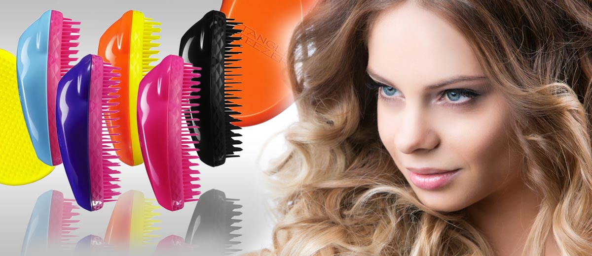 Tangle Teezer přinesl do česání vlasů skutečnou revoluci. Plastová „hračička“ umí více než by se na pohled zdálo. Rozčeše i nerozčesatelné!