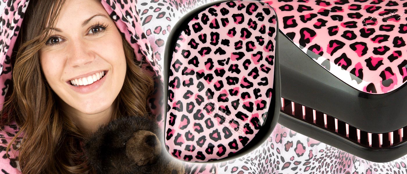 Kartáč na vlasy Tangle Teezer přichází v „kůži“ růžového leoparda – oblíbený kartáč si teď můžete pořídit v edici Tangle Teezer Pink Kitty.