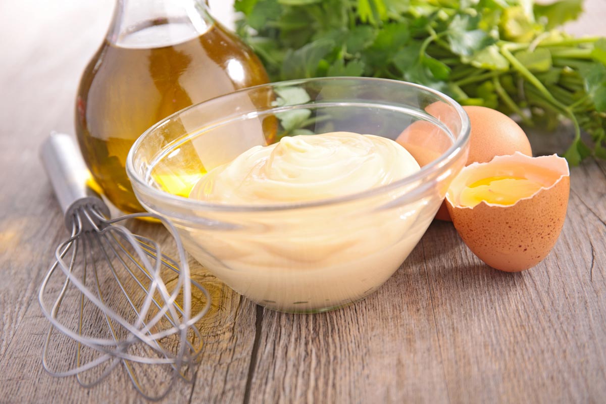 Vyrobit domácí majonézu určitě zvládnete. Hodí se i jako přírodní kondicionér na vlasy!